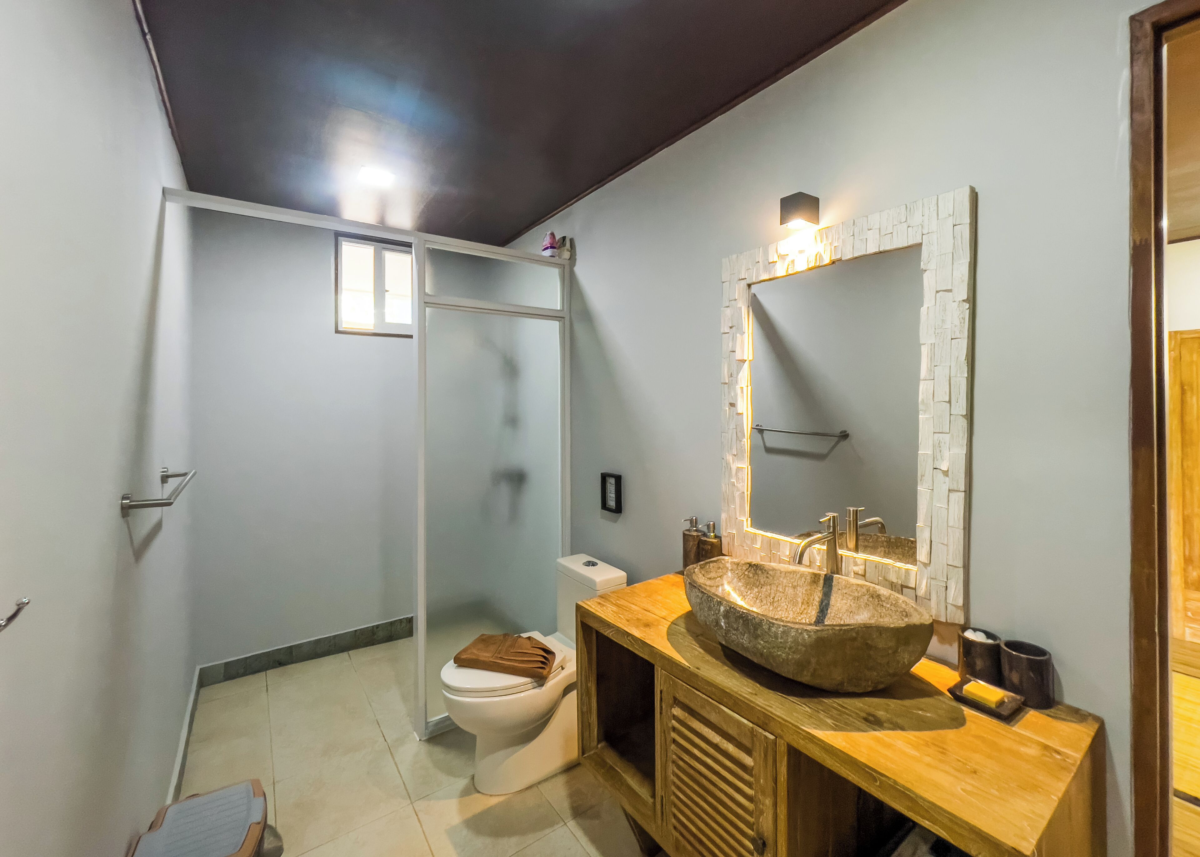 family standard cottage | bathroom | shower, free toiletries, hair dryer, slippers
