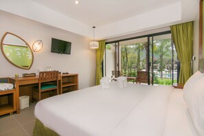 Leaf Room | 高級寢具、迷你吧、房內夾萬、書桌