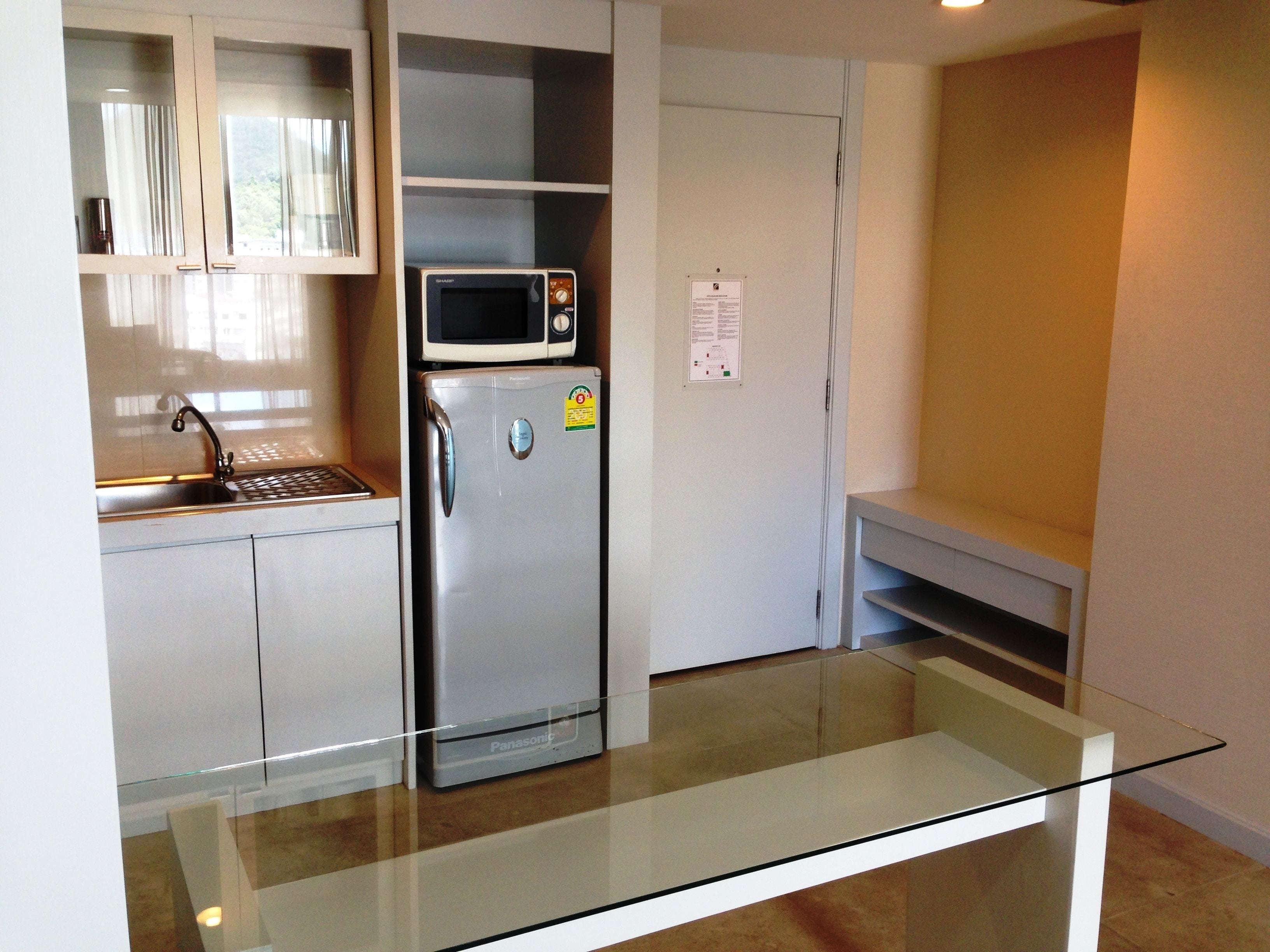 premier suite | private kitchenette | fridge, coffee/tea maker