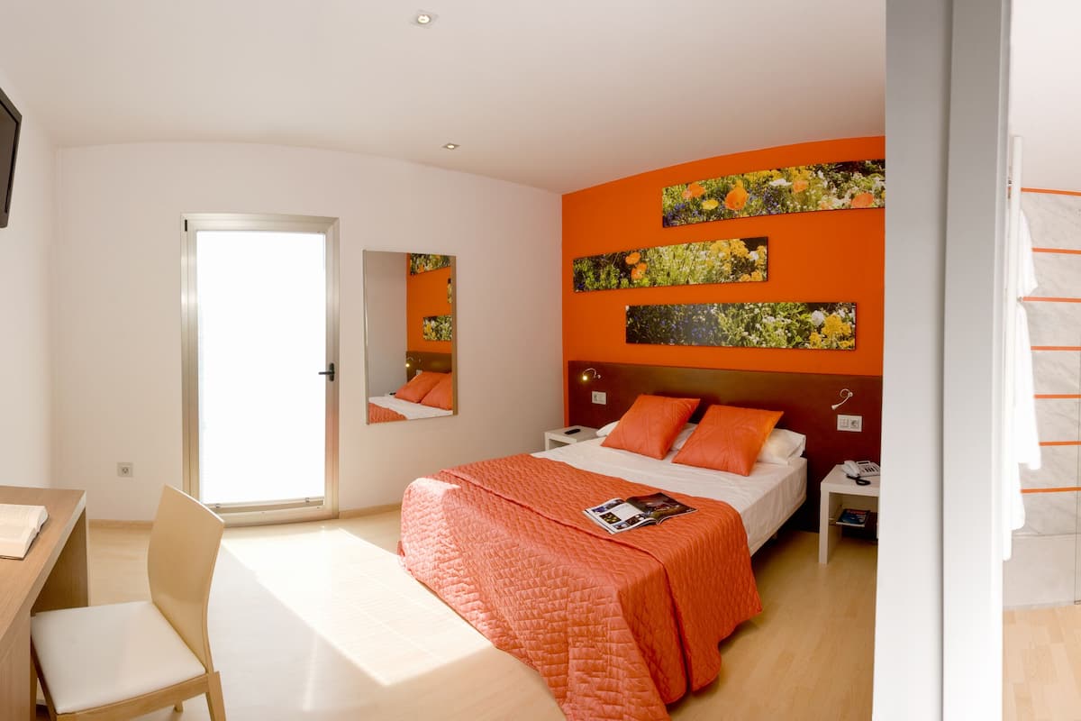 down duvets, in-room safe, desk, laptop workspace