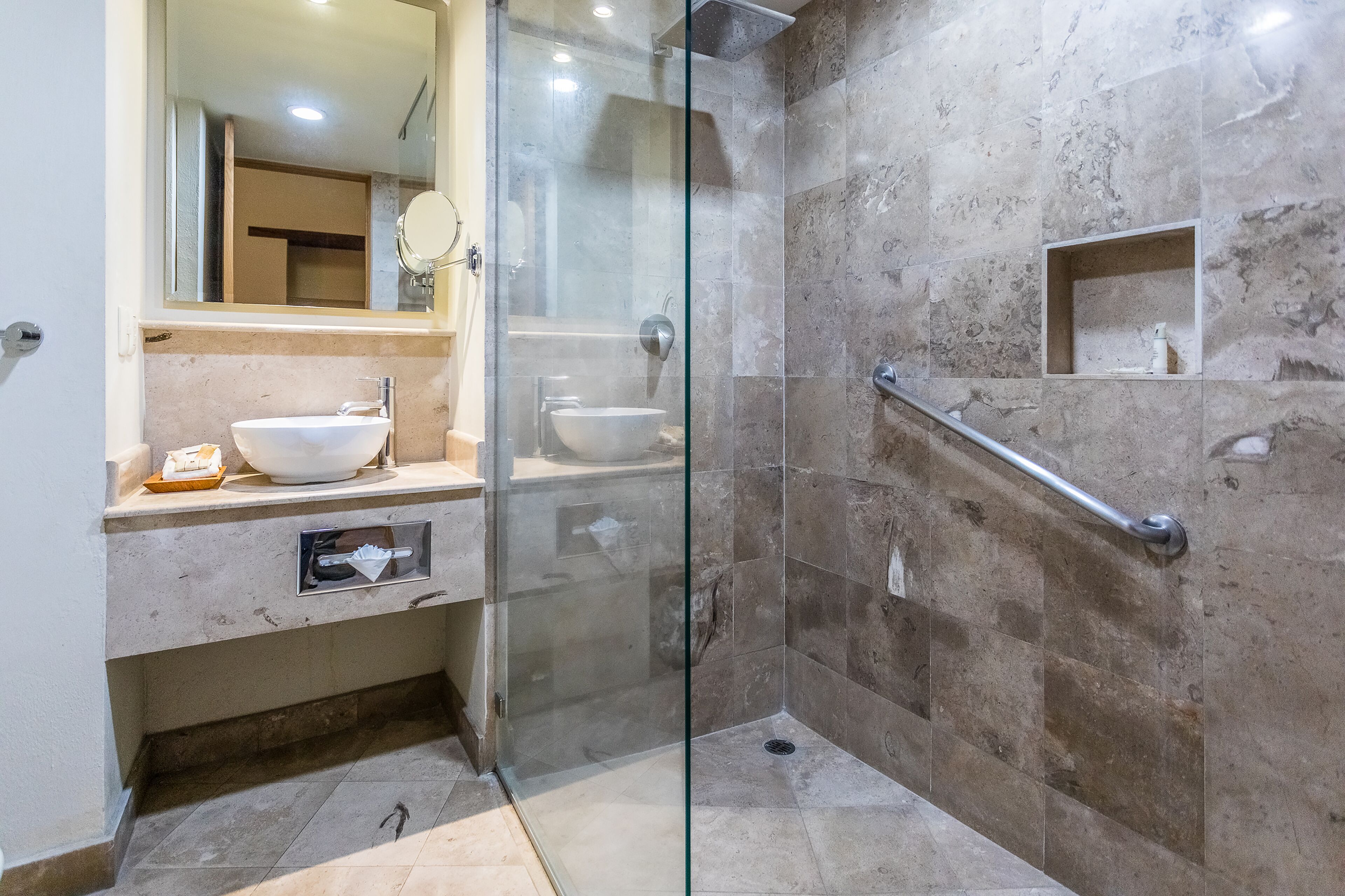 deluxe room, 1 king bed | bathroom | shower, rainfall showerhead, free toiletries, hair dryer