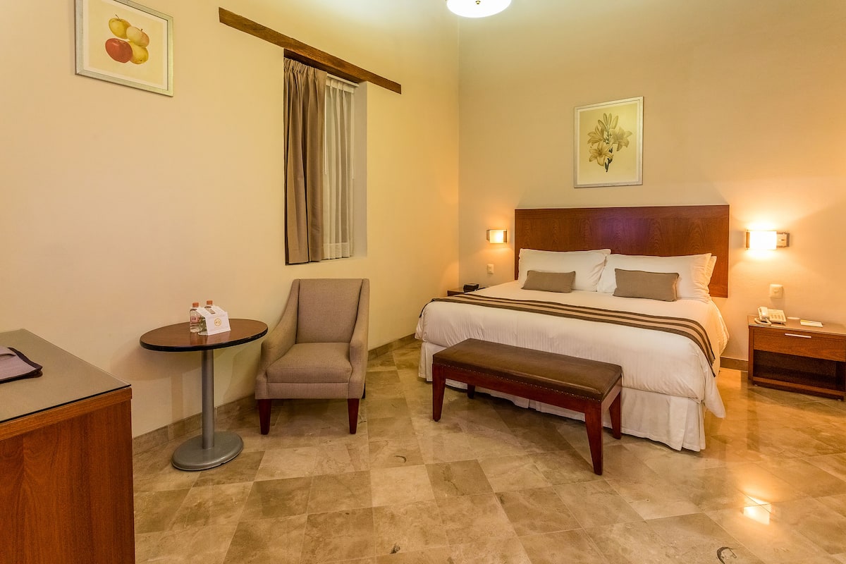 Deluxe kamer, 1 kingsize bed | 1 slaapkamer, lakens van Egyptisch katoen, luxe beddengoed
