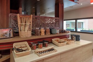 Daily buffet breakfast (EUR 11 per person)