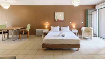 Studio, Terrace | 2 bedrooms, in-room safe, desk, soundproofing