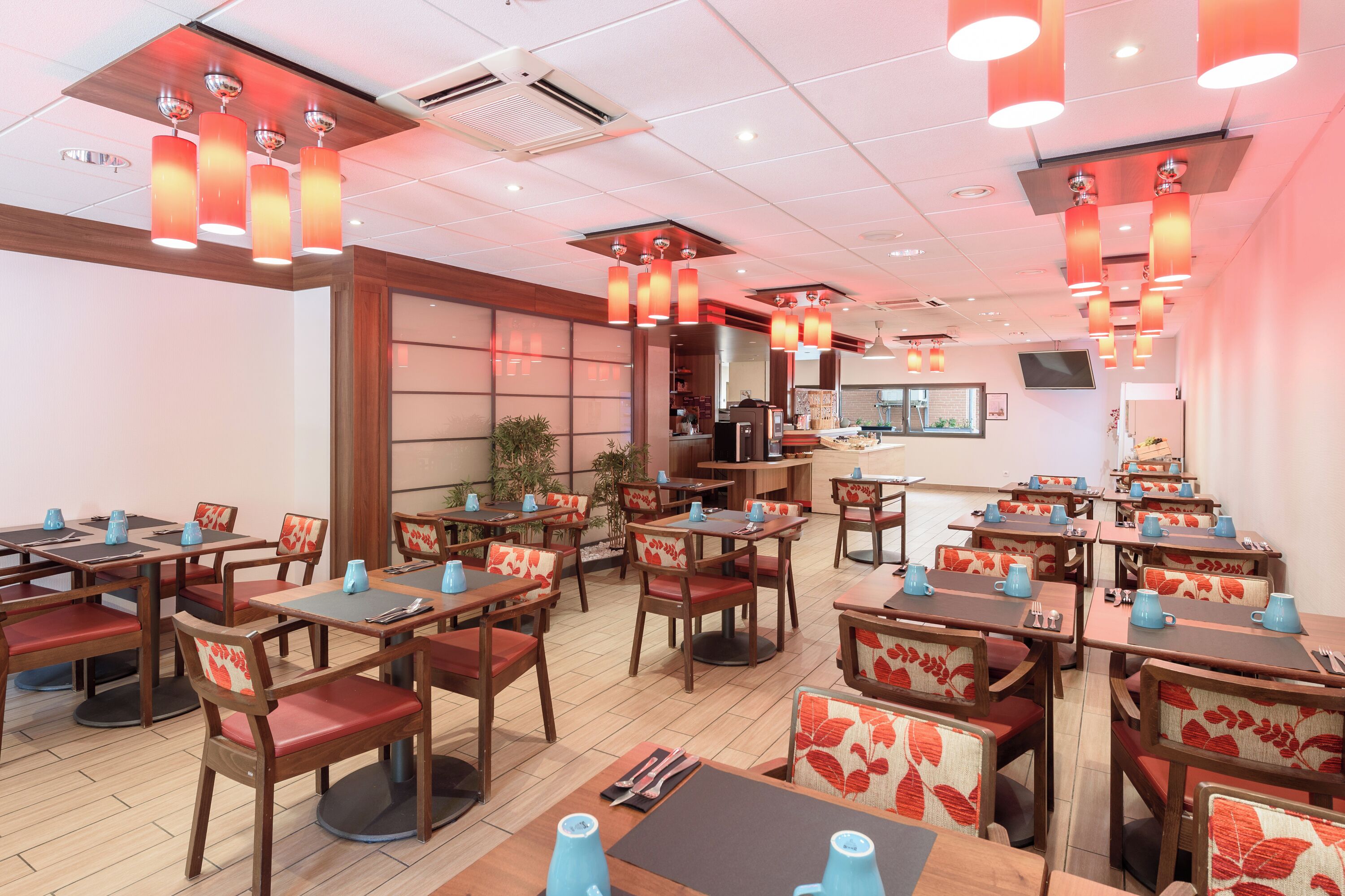 Café da manhã com buffet todos os dias mediante uma taxa