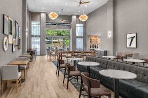 包含每日外带式早餐