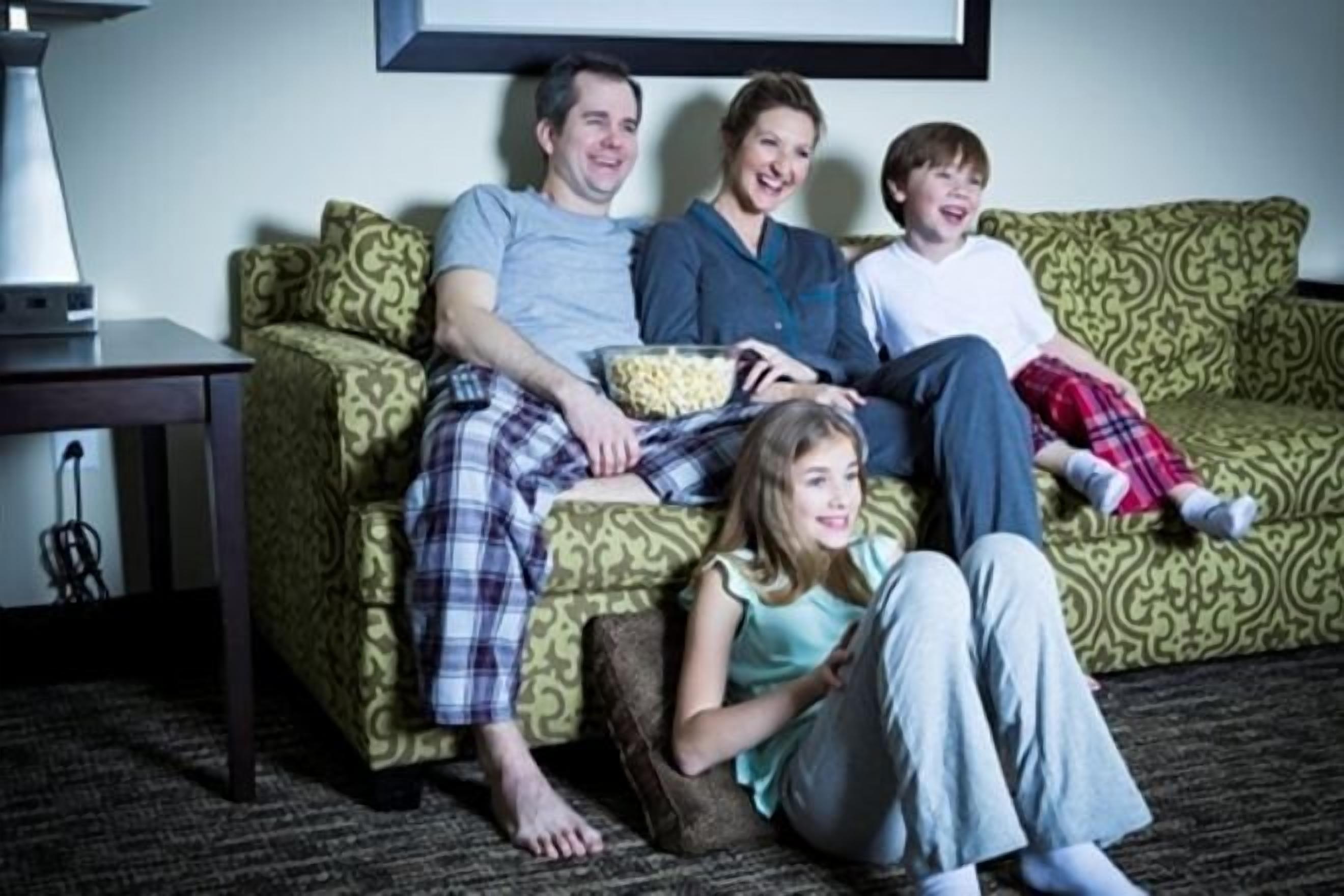 Living area | 39-inch flat-screen TV with premium channels, TV