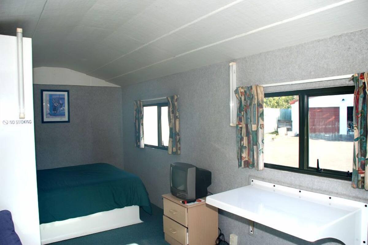 이코노미 스튜디오 | 고급 침구, 간이 침대, 무료 WiFi