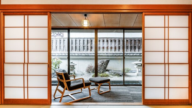 Kamar Tradisional (Japanese Style Room with Small Garden) | Pemandangan taman