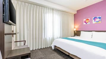 In-room safe, iron/ironing board, free WiFi, bed sheets