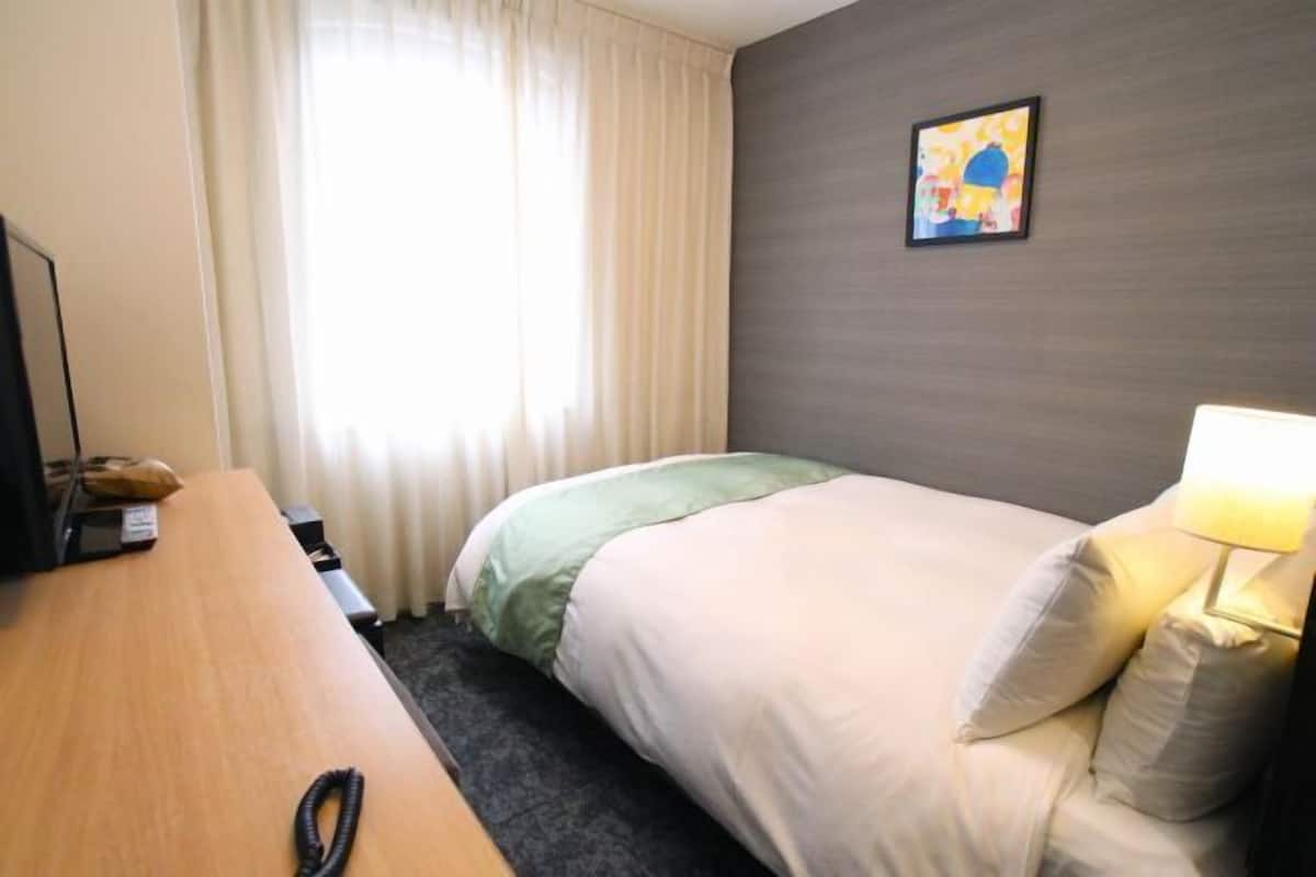 In-room safe, iron/ironing board, free WiFi, bed sheets