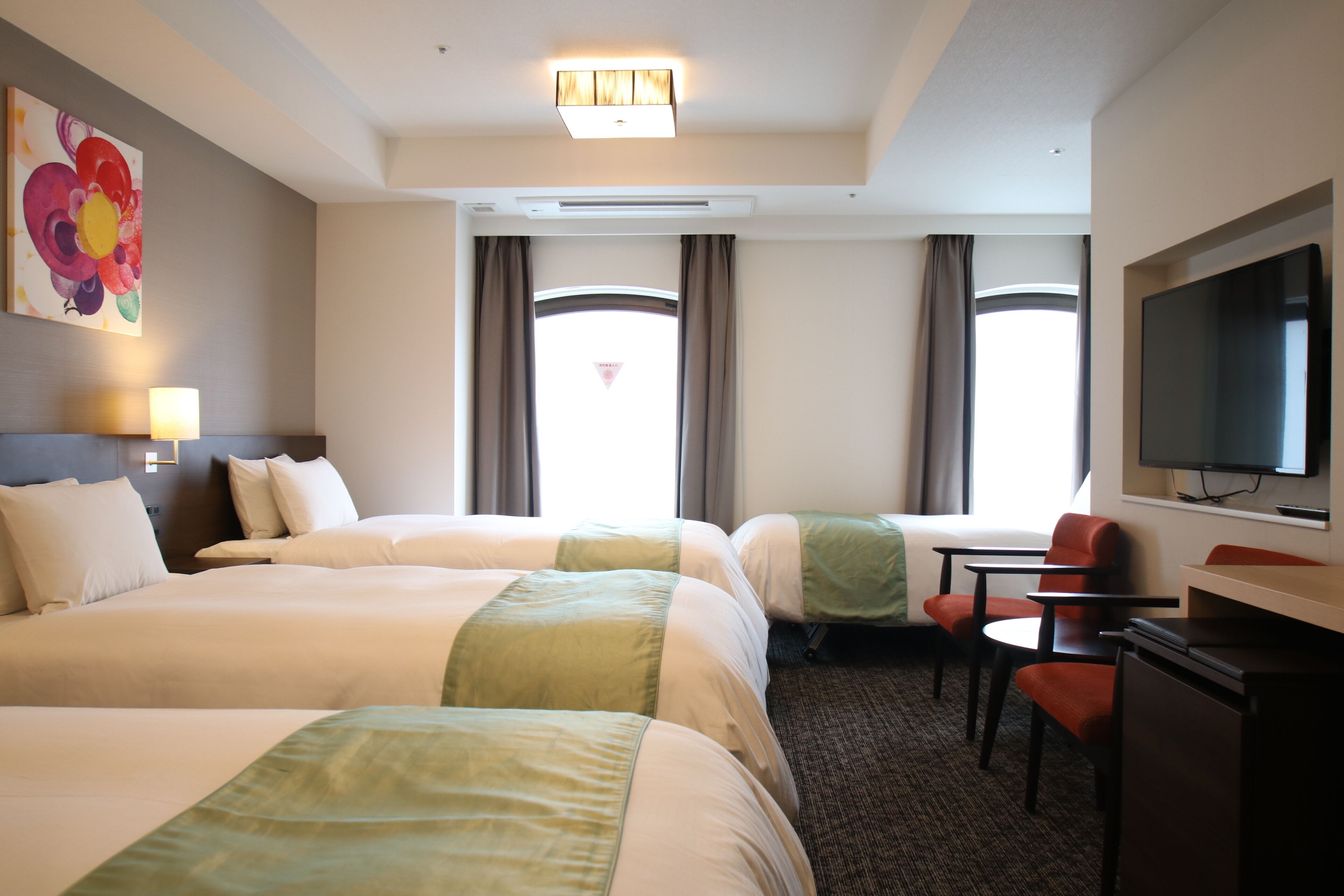 deluxe triple room (with extra bed) | 1 bedroom, in-room safe, iron/ironing board, free wifi