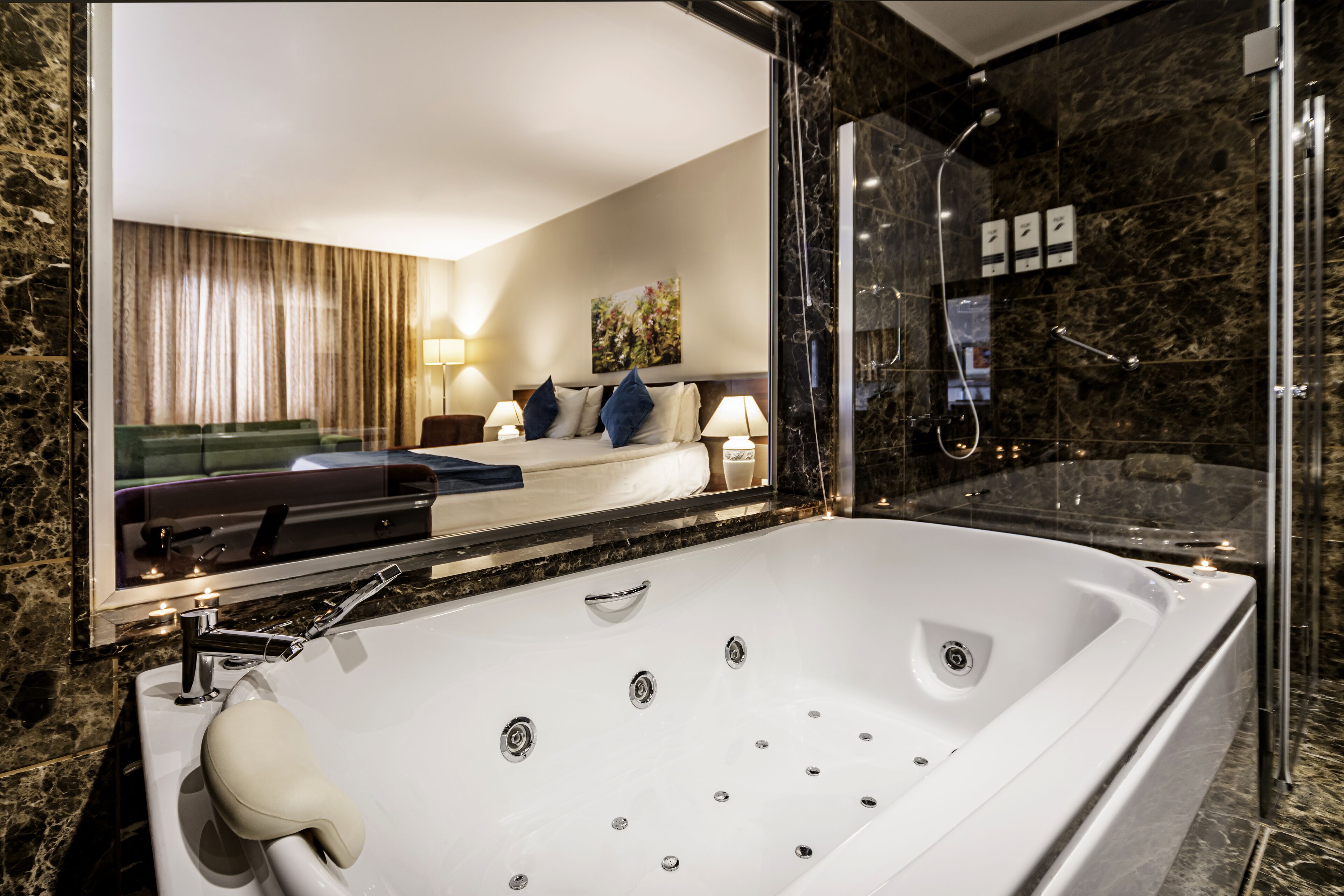 king suit | bathroom | free toiletries, hair dryer, slippers, towels