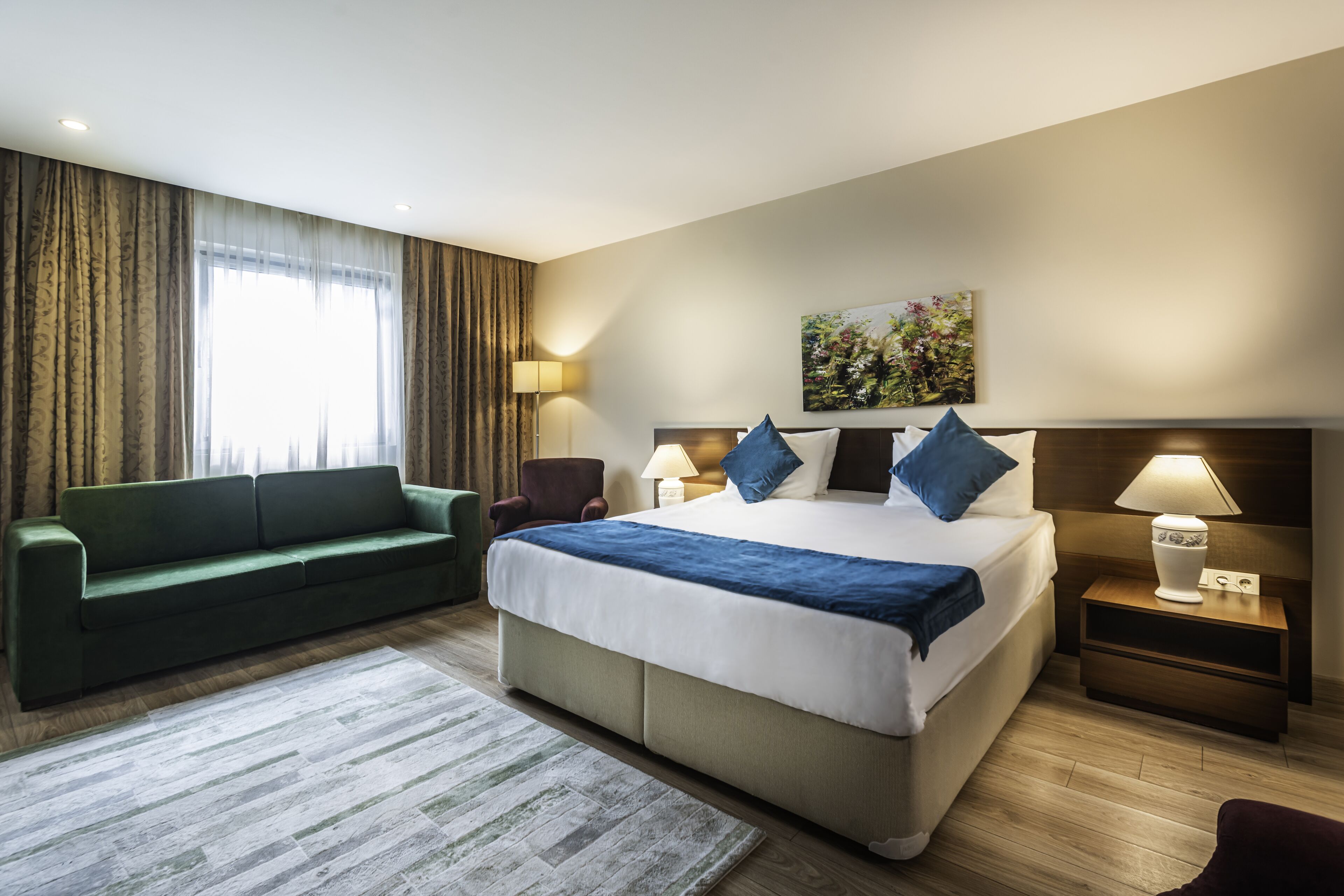 king suit | premium bedding, minibar, in-room safe, laptop workspace