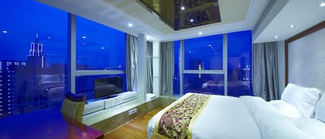 Luxury Suite, 3 Bedrooms | View from room