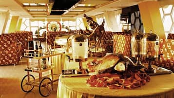 2 間餐廳,供應早餐、午餐和晚餐,亞洲料理