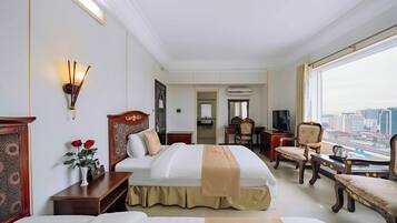 Superior Double or Twin Room | Minibar, in-room safe, desk, blackout curtains