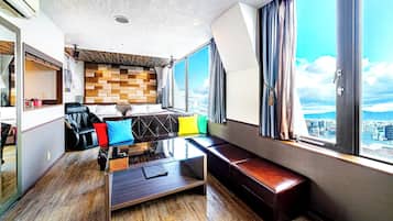 Royal Twin Room with Kitchen, Non Smoking, Free All you can drink Alcohol and Light Meal | In-room safe, desk, blackout drapes, soundproofing