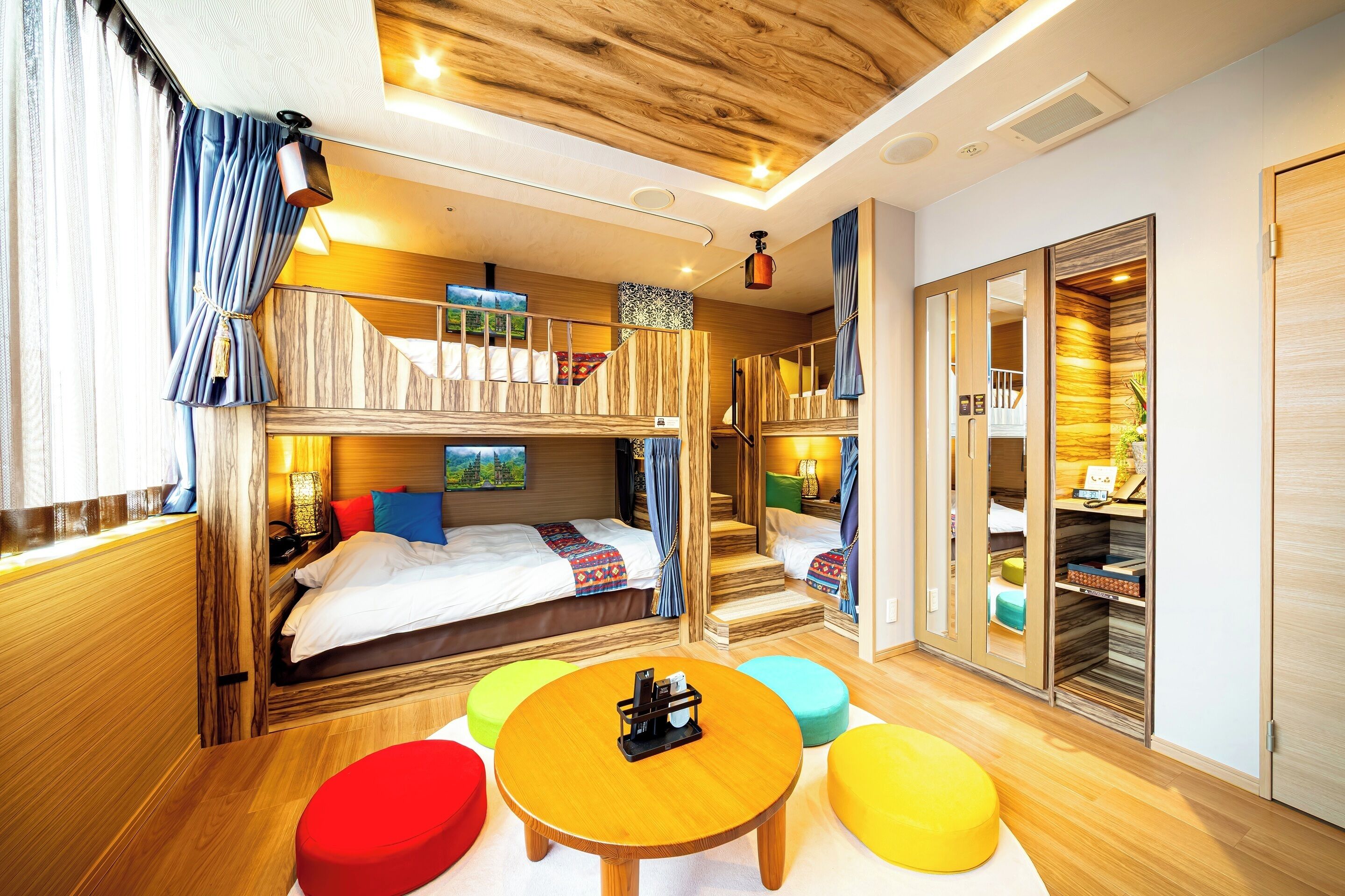 Deluxe Family Room, Non Smoking, Free All you can drink Alcohol and Light Meal | In-room safe, desk, blackout curtains, soundproofing