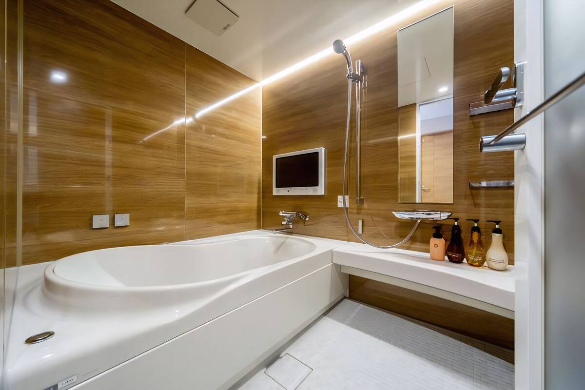 free toiletries, hair dryer, slippers, bidet