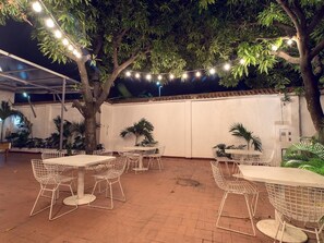 Outdoor dining - Hotel Palmetto (Girardot)