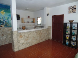 1 bedroom, premium bedding, down comforters, individually decorated - Metro Residences Hotel (Cap-Haitien)
