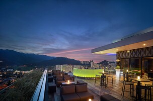 2 bars/lounges, poolside bar