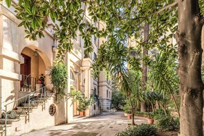Exterior - Gardenia Suite (Rome)