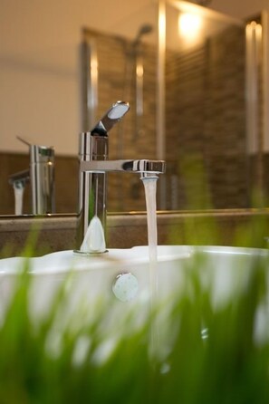 Habitación doble | Lavabo del cuarto de baño