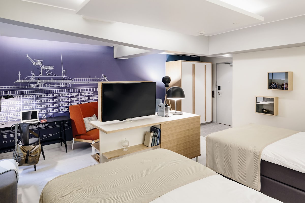 1 bedroom, premium bedding, minibar, in-room safe