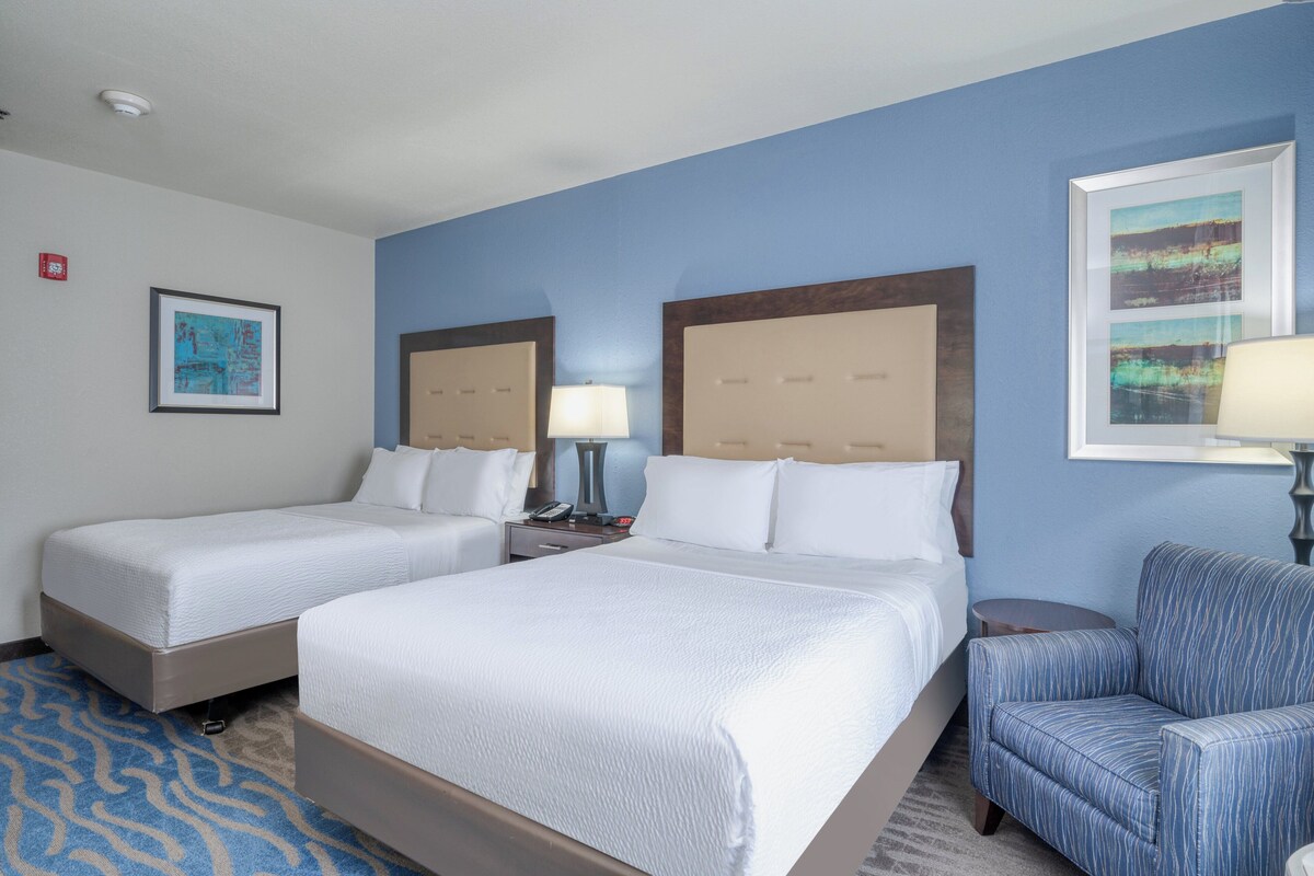In-room safe, desk, iron/ironing board, rollaway beds (free)