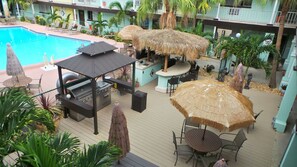 BBQ/picnic area - Island House Hotel (North Redington Beach)