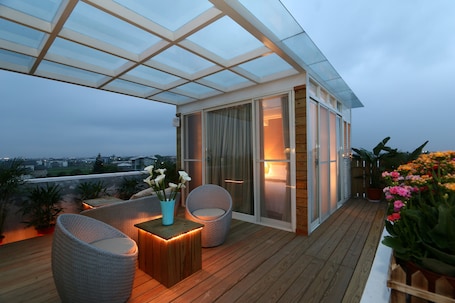 Romantic Suite, 1 Bedroom, Lanai | View from room