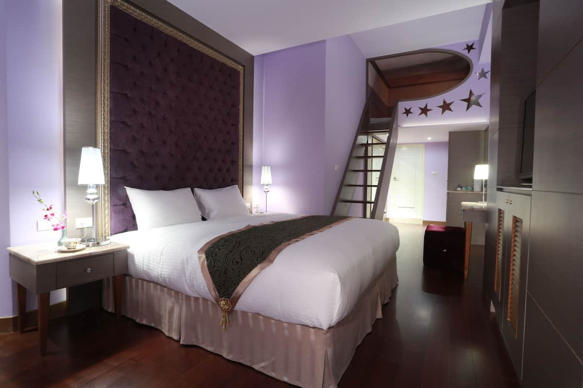 Premium bedding, down duvets, in-room safe, individually decorated