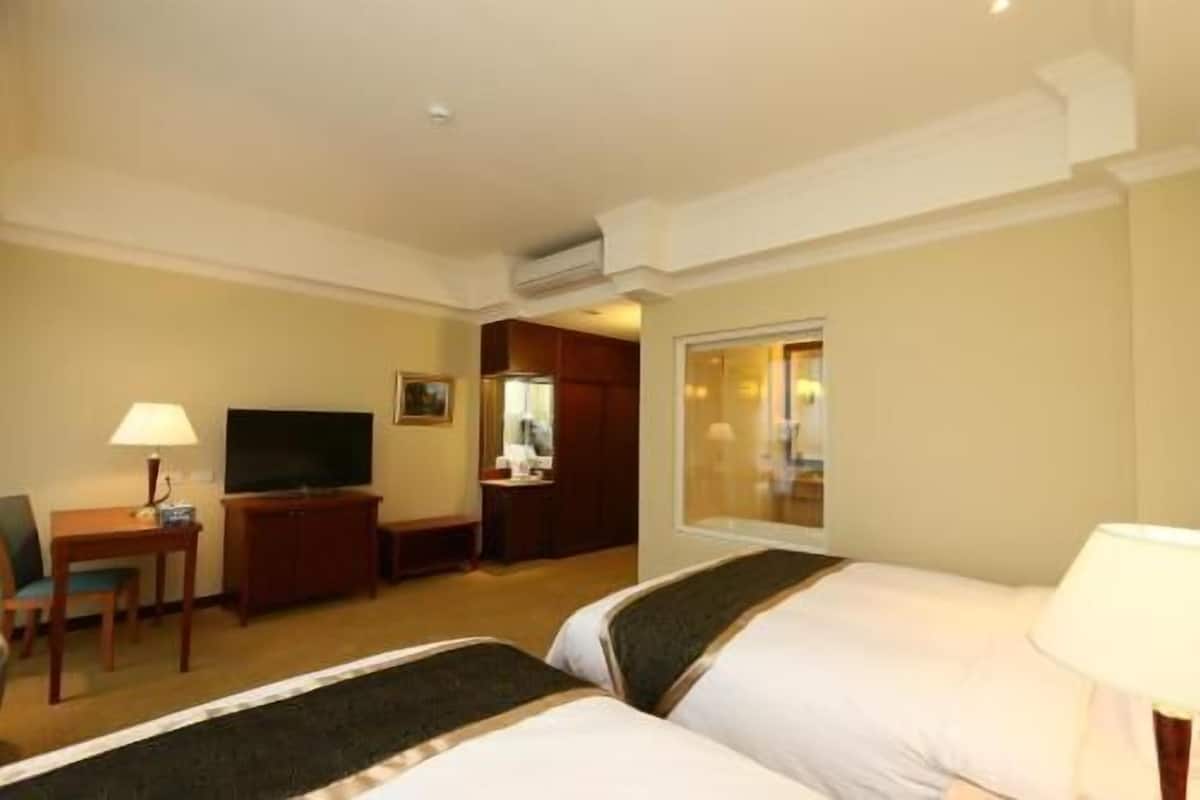 Premium bedding, down duvets, in-room safe, individually decorated