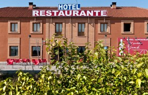 Fachada de la propiedad