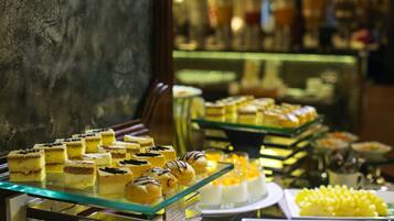 Daily buffet breakfast (USD 15.47 per person)