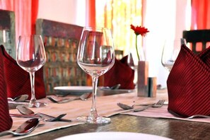 아침 식사, 점심 식사, 저녁 식사 제공, 인도 요리