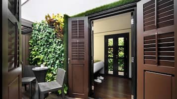 Clover Premier Garden | Terrace/patio