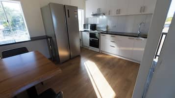 Economy Studio Room (Shared Bathroom) | 公共廚房設施 | 咖啡機/沖茶器、紙巾