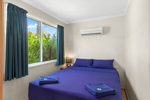 Deluxe 2 Bedroom Cabin - Sleeps 5