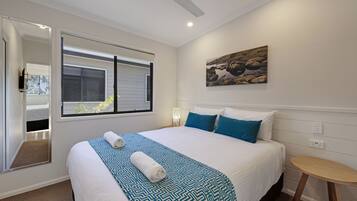 Superior 2 Bedroom Cabin (Sleeps 5)