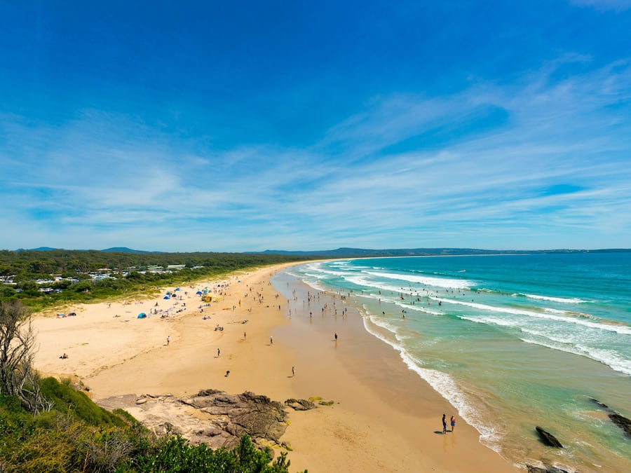 Vista frontal de la propiedad