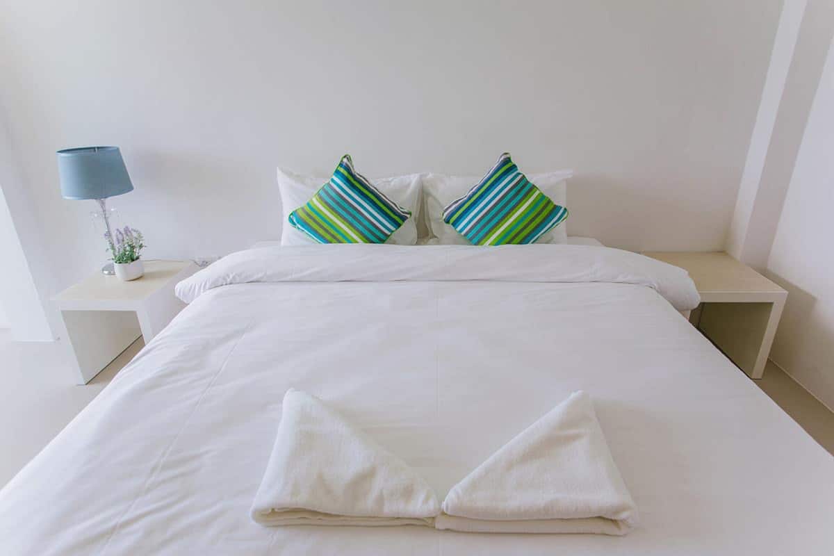 standard double room | desk, free wifi, bed sheets