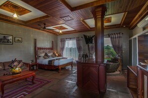 Junior Suite-Free  2 ways airport transfer  | 1 bedroom, Frette Italian sheets, premium bedding, down duvets - Model Angkor Resort (Siem Reap)