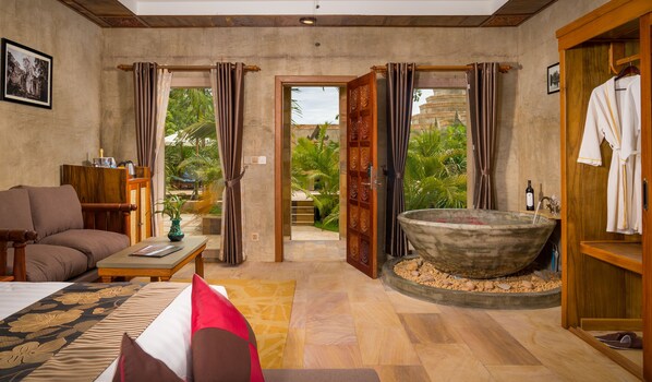 1 bedroom, Frette Italian sheets, premium bedding, down duvets - Model Angkor Resort (Siem Reap)