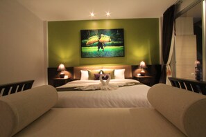 Super Deluxe Room | In-room safe, rollaway beds, free WiFi - The Charm Hotel (Karon)