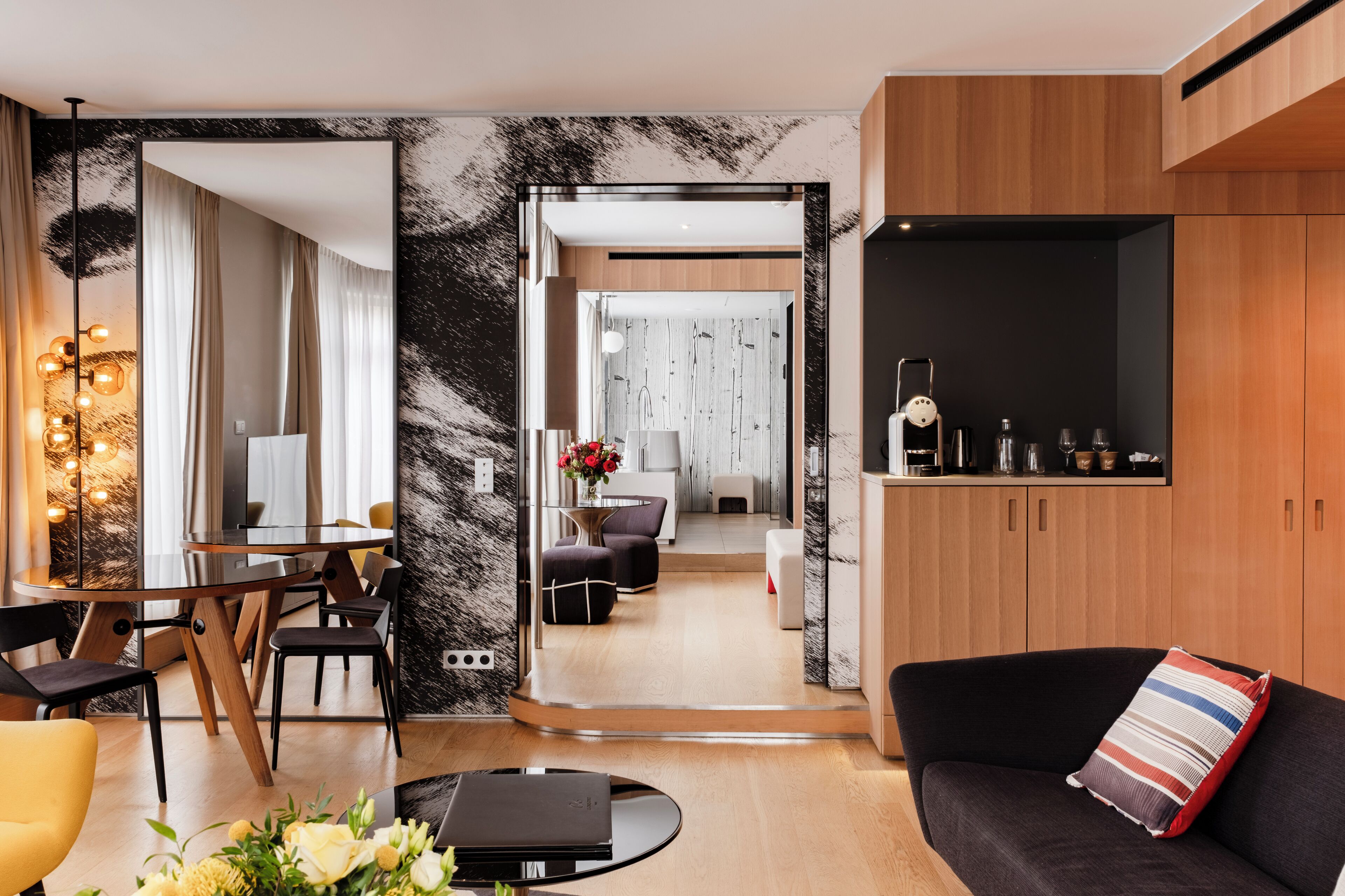 Dôme Suite | Hypo-allergenic bedding, down comforters, in-room safe, blackout drapes