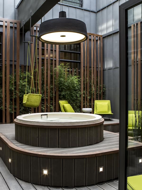 Hot tub, steam room, body treatments, aromatherapy, body wraps