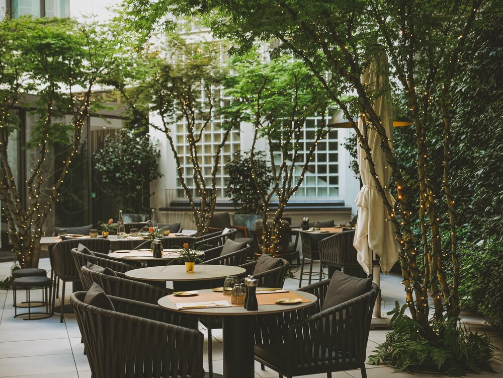 Hôtel Le Cinq Codet by null